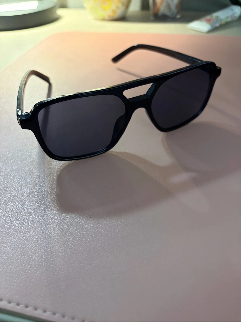 Women’s Black Rectangular Sunglasses